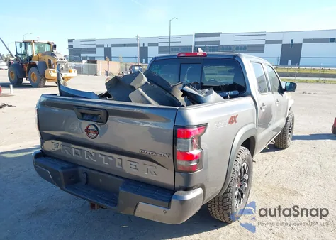 2022 Nissan Frontier Pro-4X 4X4 z USA, uszkodzony, nr VIN 1N6ED1EK7NN605425